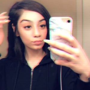 Meet your Posher, Kenia